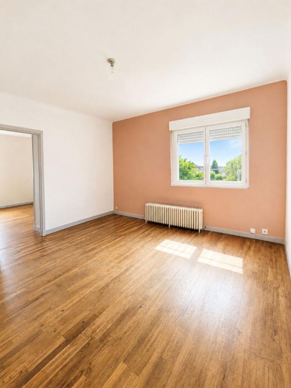 APPARTEMENT T3 de 73 m2, PROCHE BOURG, PLAGES ET LORIENT - STATIONNEMENT EXISTANT DANS LA COUR
