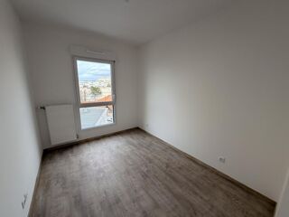  Appartement à louer 3 pièces 66 m²