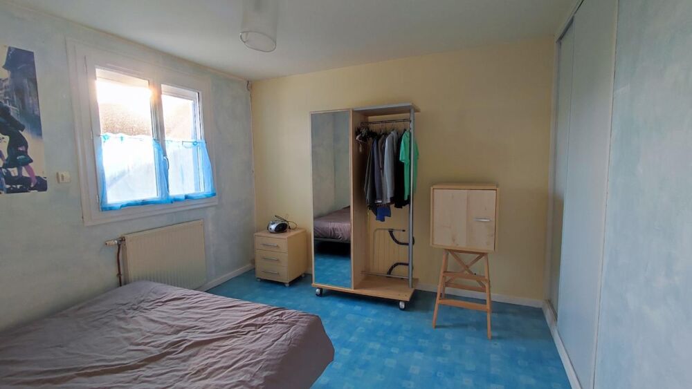 Vente Maison Maison 115 m² avec extérieur 400 m² et beau potentiel à Bressuire Quartier Saint-Porchaire Bressuire