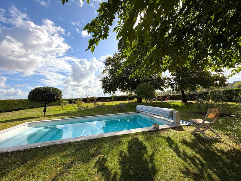 Magnifique maison de caractère de 120M2 avec piscine et garage double sur grand terrain proche de ST SEVER à TOULOUZETTE