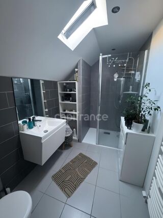  Maison  vendre 8 pices 219 m