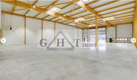 ENTREPOT BUREAUX DE 1636 M&sup2; A LOUER BRIE-COMTE-ROBERT 18055 77170 Brie comte robert