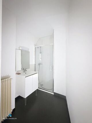  Appartement à louer 3 pièces 60 m²