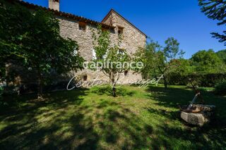  Propriété/château à vendre 7 pièces 243 m²