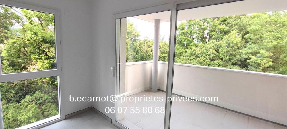 CLAIX 38640 - Appartement T4 - Terrasse 15 m² - 1er étage / 2