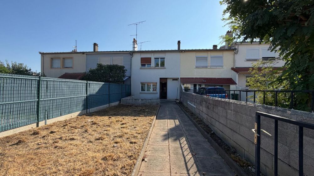 Premier achat ou investissement : maison 63m2, 3 chambres, avec jardin et avec fort potentiel d'évolution