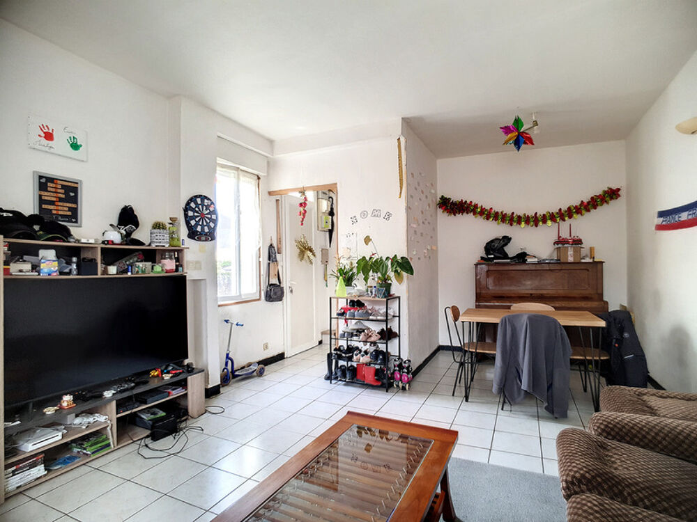 Vente Appartement Dpt Sarthe (72),  vendre LA CHARTRE SUR LE LOIR appartement en triplex-T5 de 104m - cave-centre vlle La chartre sur le loir