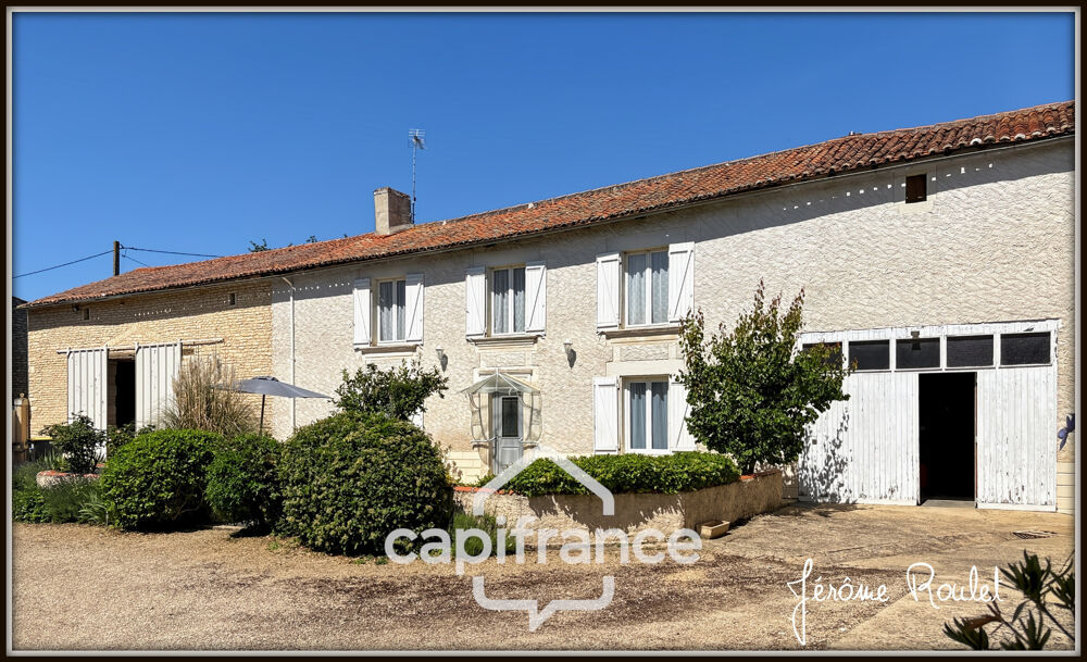 Vente Maison Maison en pierre à vendre Champigny-En-Rochereau (86), 6 pièces, 4 chambres, terrain 1 900 m² avec dépendances Champigny en rochereau