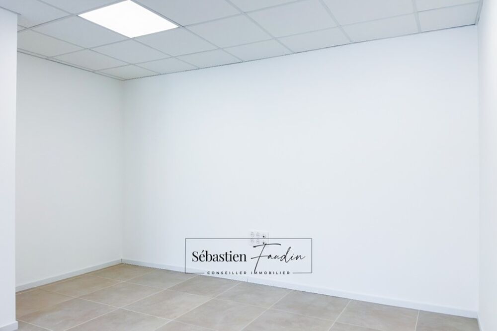  Bureau à louer LA SEYNE SUR MER (83) – 30 M² – FORTE VISIBILITÉ – BUREAUX NEUFS – PMR – STATIONNEMENTS La seyne sur mer