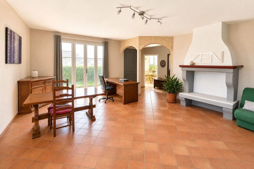Vente Maison Grande maison 9 pièces avec piscine à Montfaucon Montfaucon