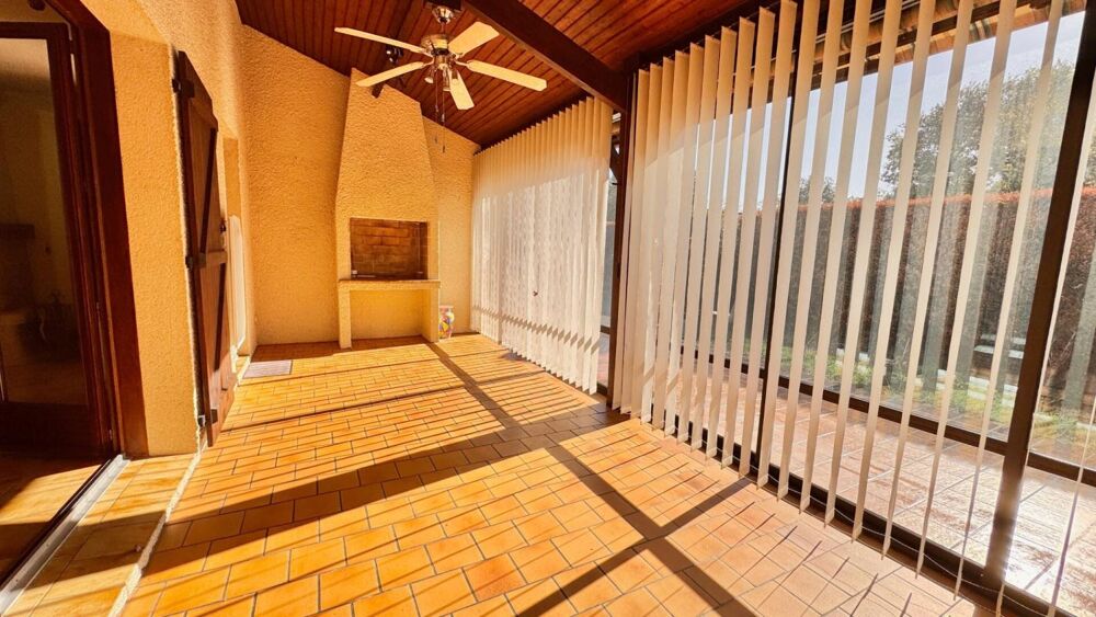 Vente Maison Agréable maison de plain-pied avec studio et garage de 30 m² Ares