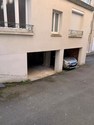  Parking / Garage à louer 