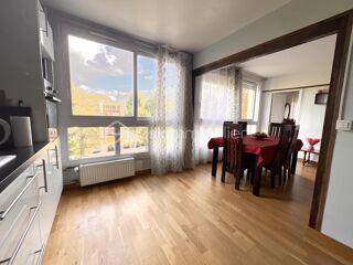 Vente Appartement Nouveauté !!! Appartement familial de 5 pièces avec stationnement dans une résidence privée Combs la ville