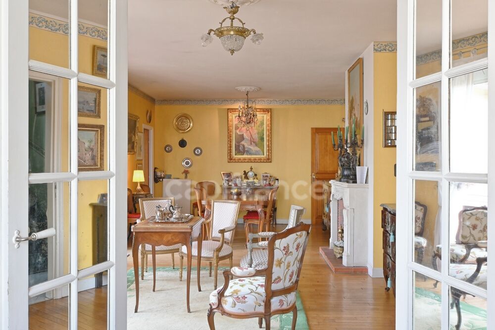 Vente Maison ST GERMAIN Maison 210 m² à 5 mn à pied du Lycée International - rare Saint germain en laye