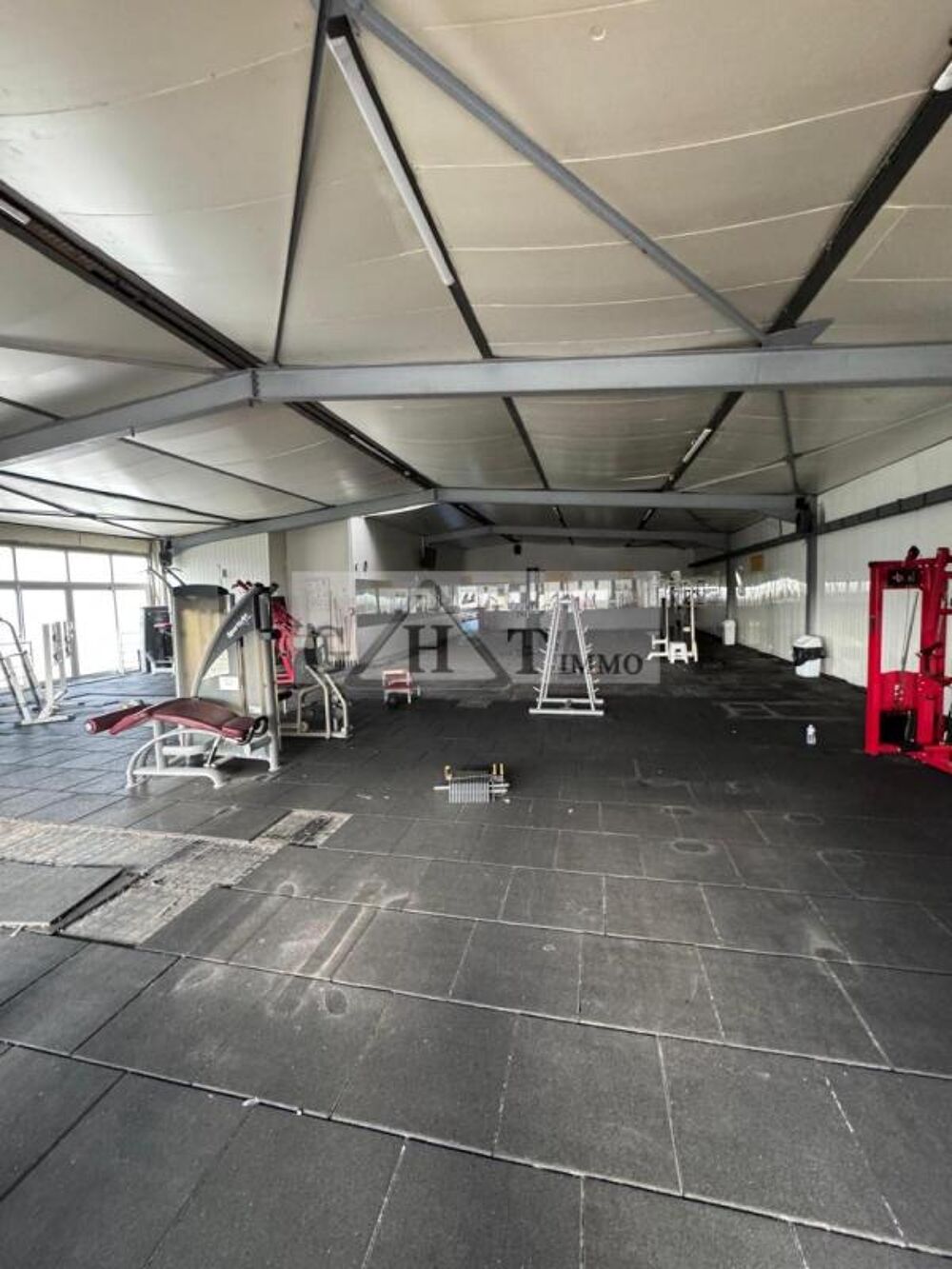   Local ERP 780 m² – À louer A Neuilly Sur Marne 