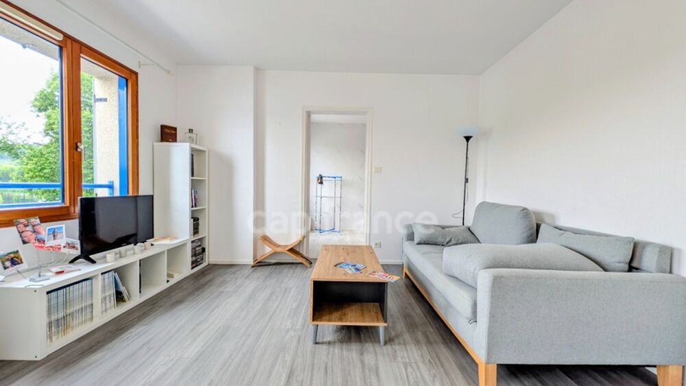 Vente Appartement Appartement  T3 - 60,5 m² - 2 chambres  avec Garage et Parking - Centre ville - CHATEAULIN (29) Chateaulin