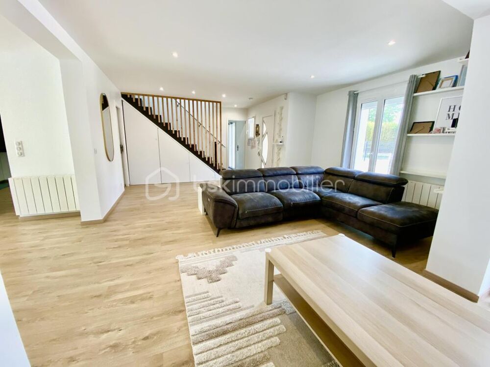 Maison familiale de 192 m² au calme, sans vis à vis, avec grand jardin et proche de la forêt