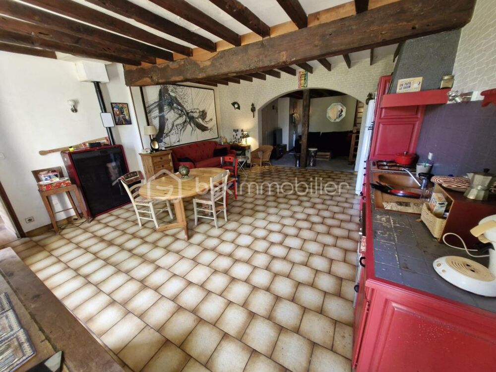 Charmante maison en pierre de 115m2 avec garage et dépendance sur son terrain clos de 800m2 à Camps-sur-l'Isle