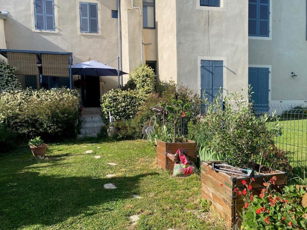 Trévoux historique, T4 Duplex en rez de jardin avec vue et 2 parkings