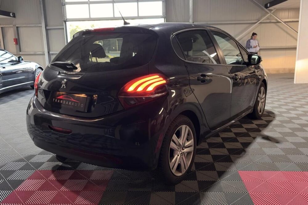 208 Phase 2 5 Portes 1.5 Blue HDi S&S 100 cv Signature 2019 occasion 85190 Venansault