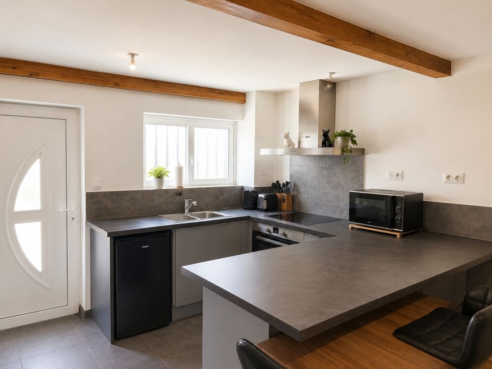Maison de village T3 louée  Idéal investisseur  Jardin non attenant 185 m²