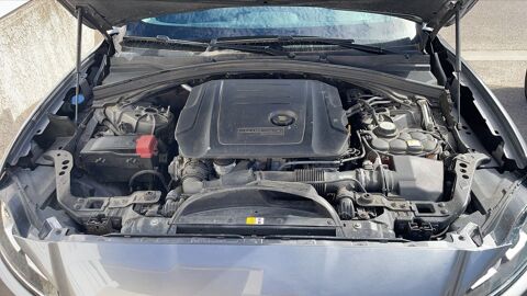 F-PACE 2.0 D 180 AWD BVA8 Portfolio - 5 places Automatique 2017 occasion 13001 Marseille