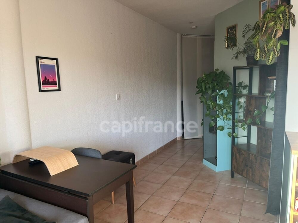 LA CIOTAT (13)  T2 de 43,24 m² au dernier étage avec ascenseur, balcon et vue dégagée
