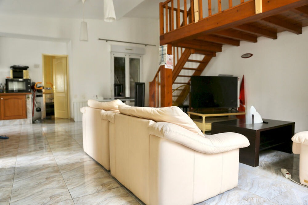 A vendre maison louée de plain pied+parking+garage : Clairmarais, 2 chambres, 2 cours REIMS (51)