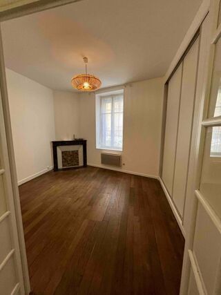 Appartement à louer 4 pièces 112 m²