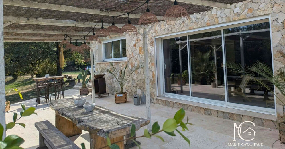Vente Maison Coup de coeur pour cette ancienne bergerie rénovée au pied du rocher ! Roquebrune sur argens