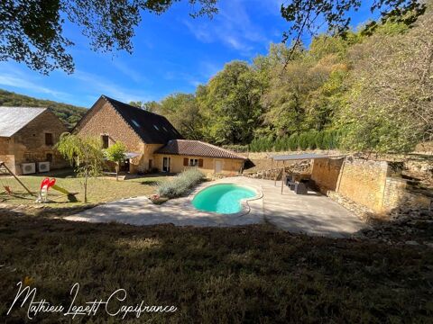 Dpt Dordogne (24), à vendre proche de SARLAT LA CANEDA maison P7 de 290 m² - Terrain de 2 200,00 m² 550000 Sarlat-la-Canda (24200)