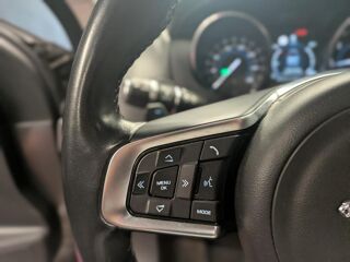 F-PACE 2.0 D - 180 ch 2WD BVA8 Prestige 2017 occasion 78200 Mantes La Jolie