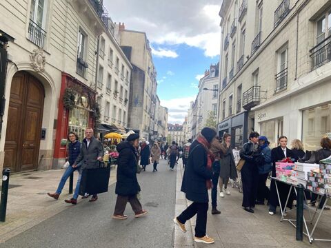   44000 NANTES - GRASLIN - LOCAL COMMERCIAL 246 M² A LOUER 