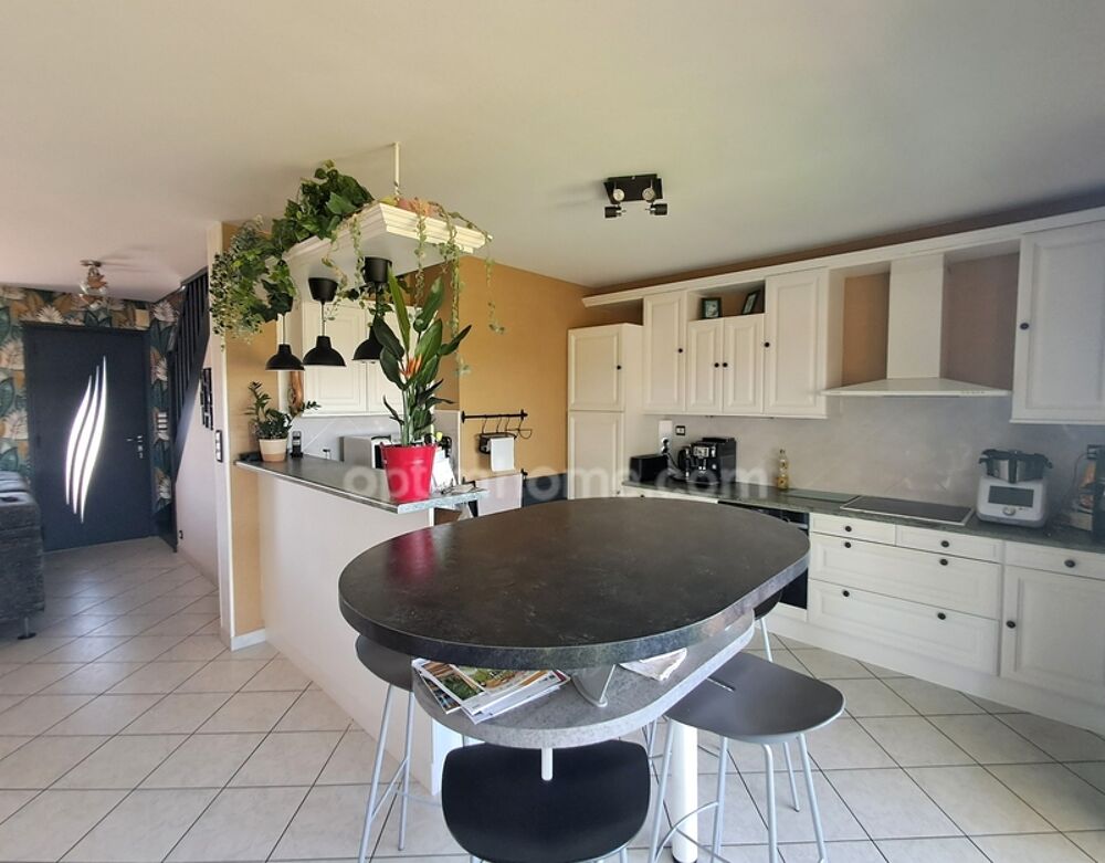 Vente Maison BRETEIL (35160) – Maison familiale 4 chambres avec vue dégagée sur la campagne Breteil