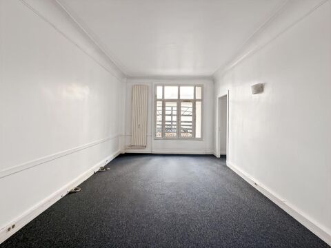   Avenue Hoche ! 