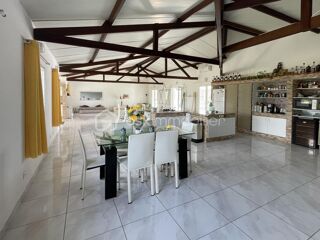  Propriété/château à vendre 5 pièces 250 m²