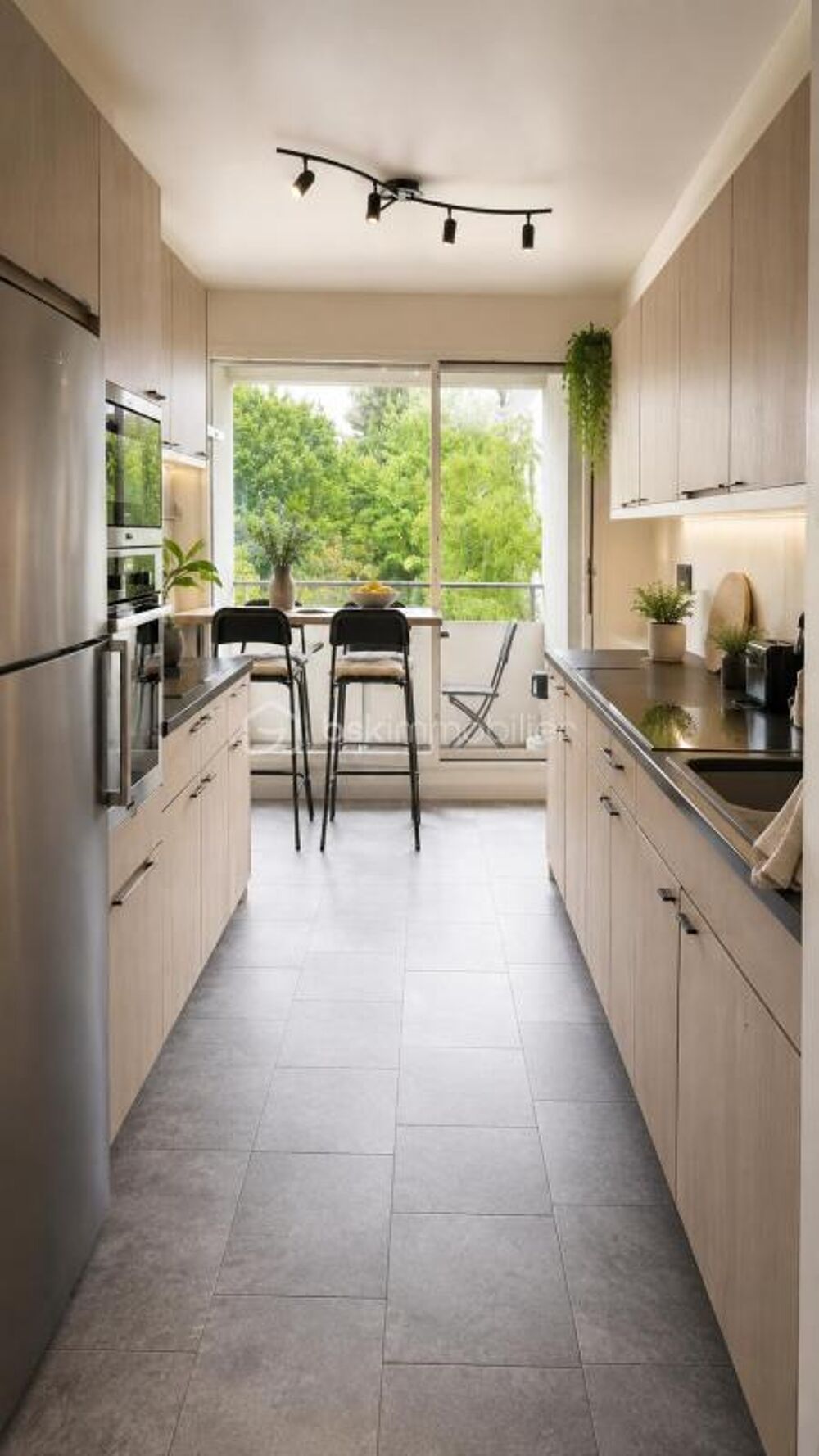 Appartement très lumineux au dernier étage