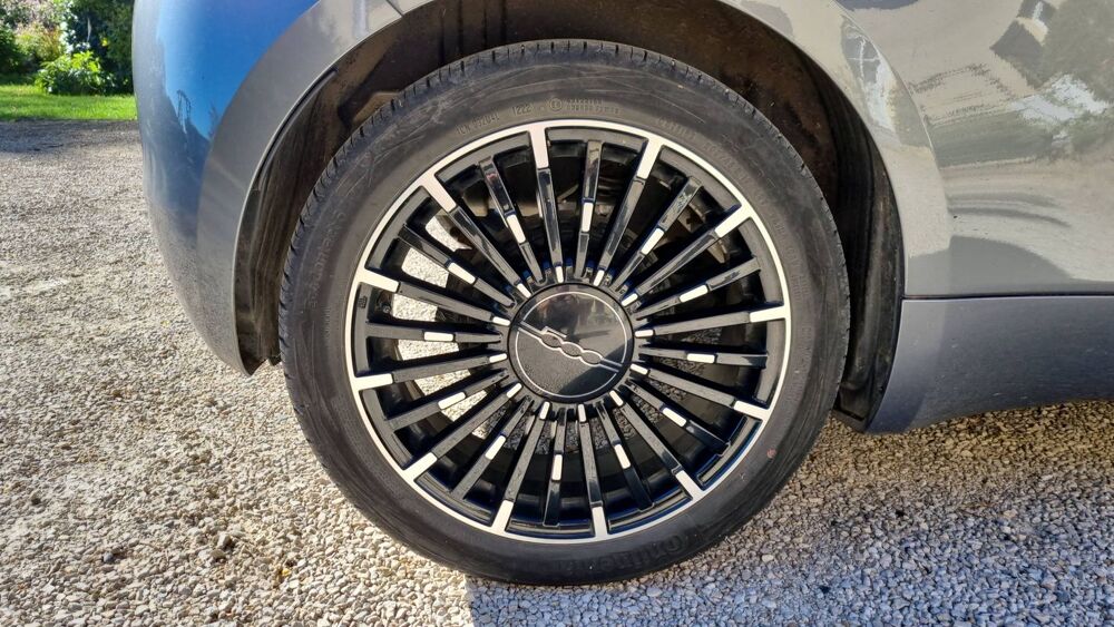 500 I 118 42kWh Icone 2022 occasion 38270 Primarette