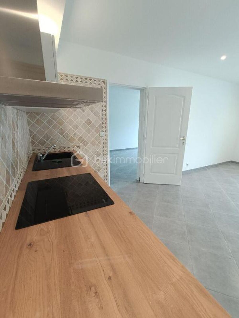 Vente Appartement Plain-pied avec jardin – Appartement rénové avec extérieur et stationnements – Centre de Meschers Meschers sur gironde