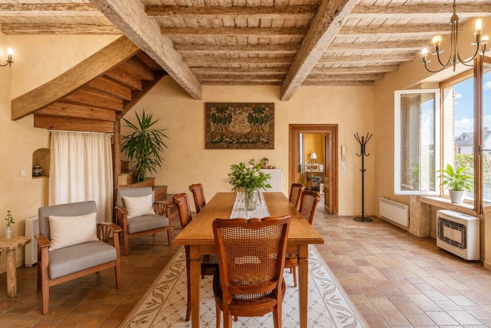 Maison de charme en vente à Courzieu - Idéal pour familles