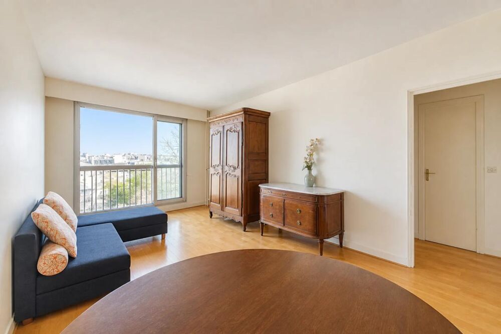 Vente Appartement Grand T2 avec vue dégagée à Paris 18e Paris 18