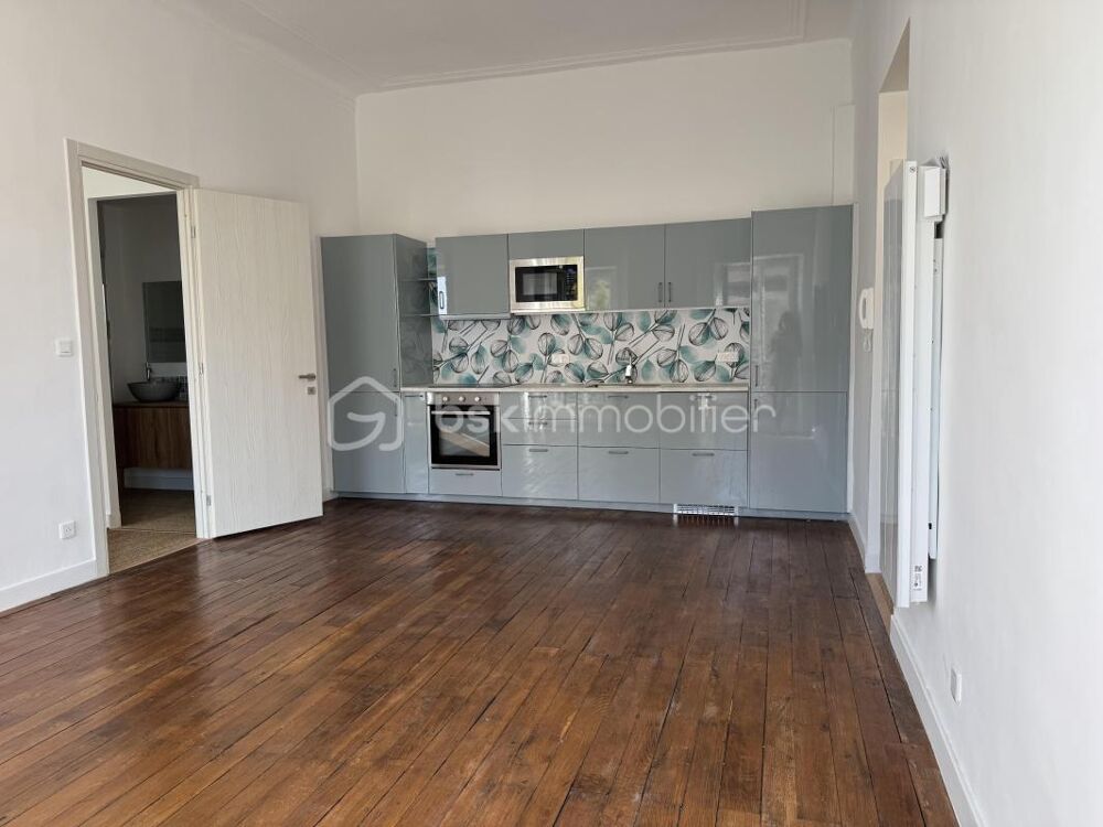 Vente Appartement Au centre de HYERES (83400), DANS LE CARRÉ D'OR, HYPER CENTRE, APPARTEMENT DE 58,05 M2 ENTIÈREMENT RÉNOVÉ Hyeres