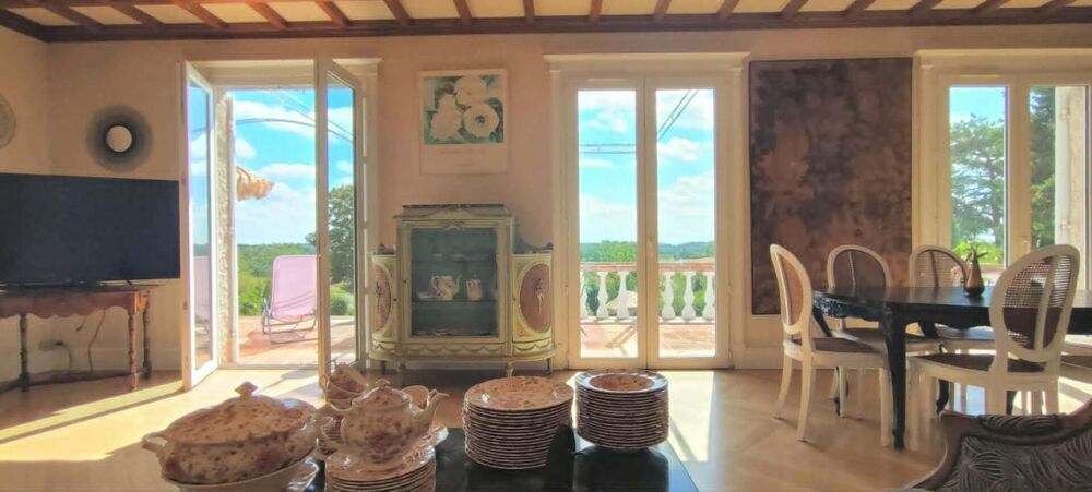 Maison lumineuse 3ch avec piscine et jolie vue dégagée