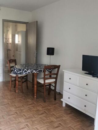  Appartement à louer 1 pièce 27 m²
