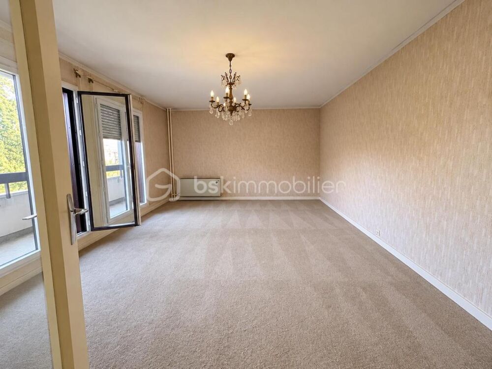 Vente Appartement Appartement F4 - 82 m2 - 3 chambres - 2 balcons - Parking Le coudray montceaux