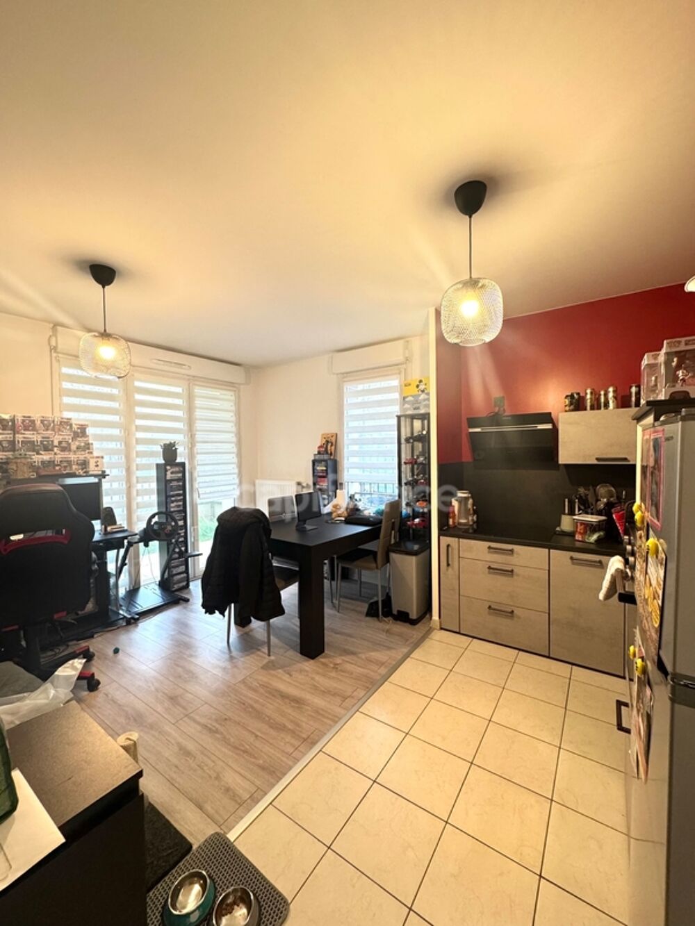 À Vendre  Bel Appartement F2 presque rénové avec une place de parking  Idéal un jeune couples, pour une personne ou Investisse