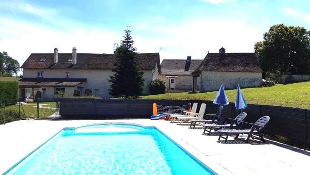Maison 9 pièces 314 m² · à Thenon · 314 m² · 480 000 €