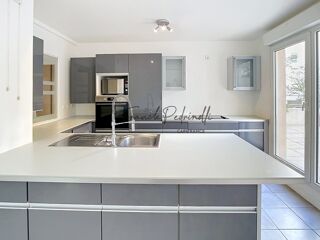 Vente Appartement Beau T3 72 m²  VILLEURBANNE (69) CHARPENNES – Place Charles Hernu avec terrasse 75 m² Villeurbanne