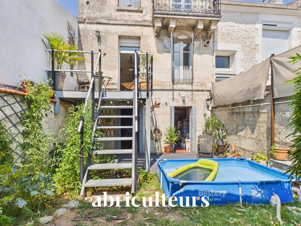 Maison de ville de 90 m² avec cour en vente à Saintes (17100)