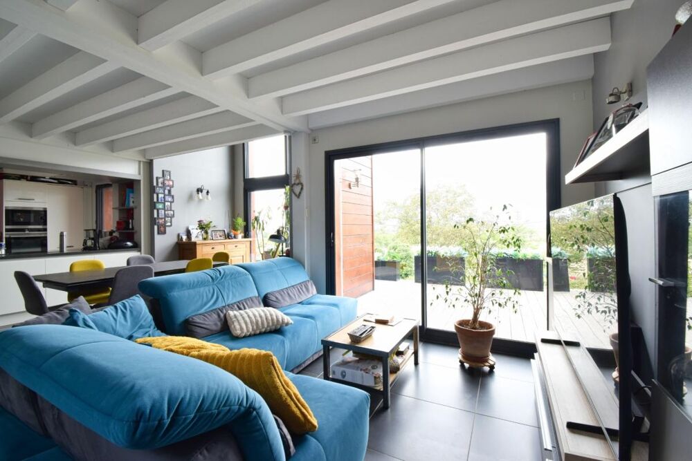 Vente Maison *** EXCLUSIVITE *** BIEN RARE ET COUP DE COEUR *** MAISON CHALET AVEC VUE DEGAGEE, PISCINE, JARDIN ET DEPENDANCES *** MOISSAT 63 Moissat